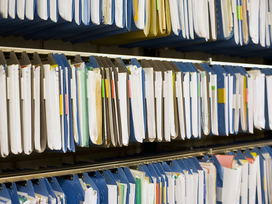 Patientenablage mit unterschiedlichen Dokumenten und Arztberichten